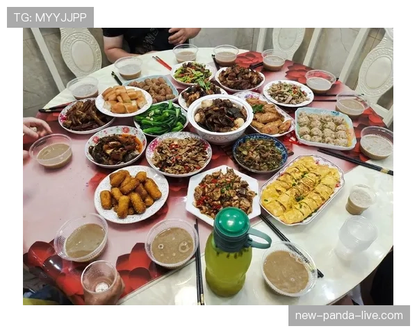 傅海峰退役后住广州豪宅，每天五点起床买菜做饭